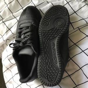 Adidas YEEZY powerphase calabasas SIZE 4 MEN’S